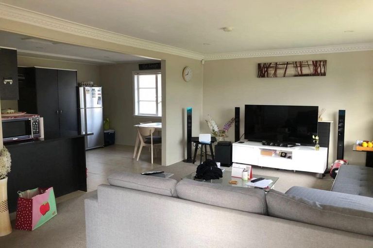 Photo of property in 52 Churchill Avenue, Manurewa, Auckland, 2102