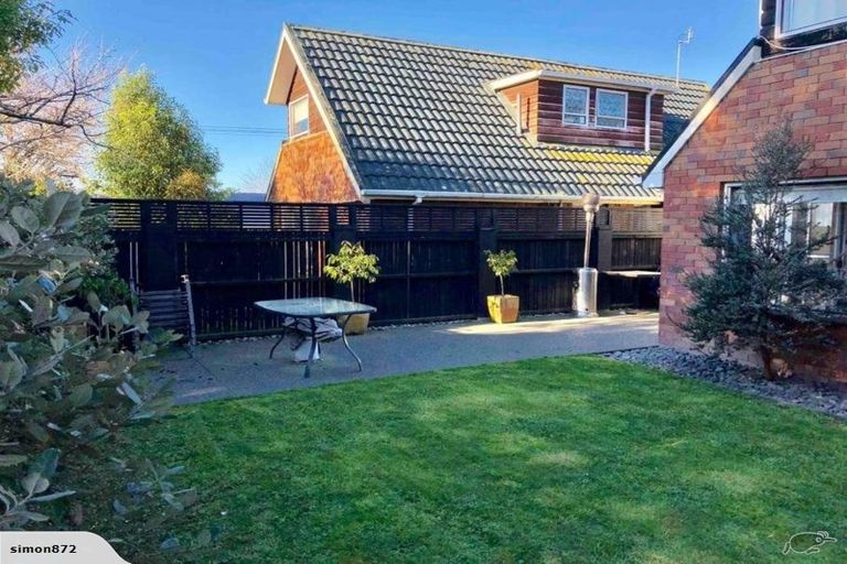 Photo of property in 2/439 Avonhead Road, Avonhead, Christchurch, 8042