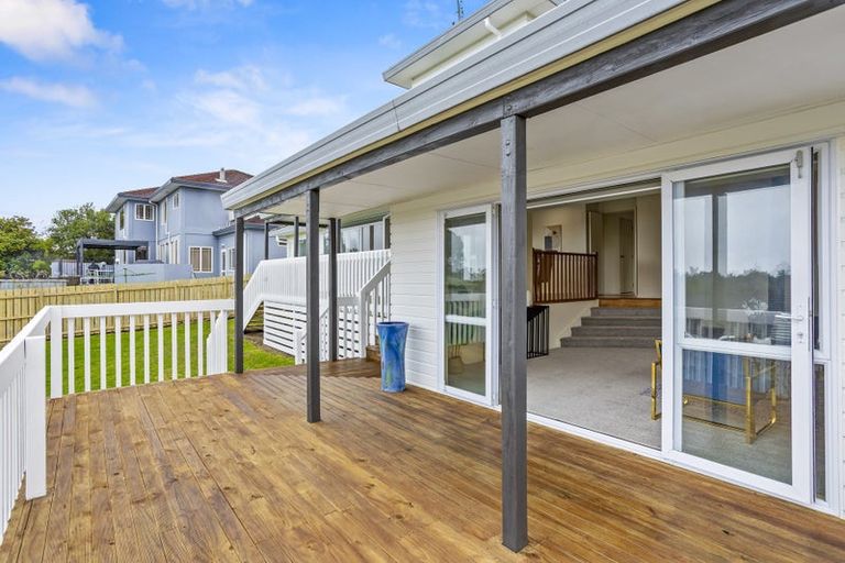 Photo of property in 16 Alec Craig Way, Gulf Harbour, Whangaparaoa, 0930