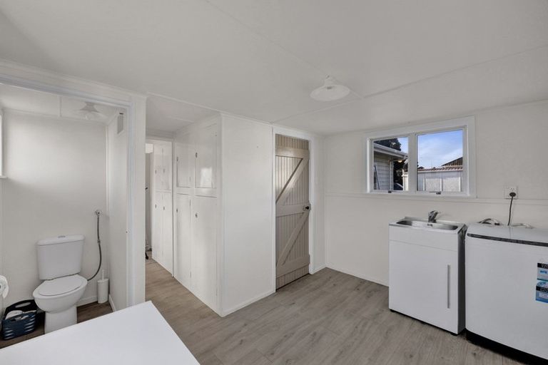 Photo of property in 1352 Devon Road, Brixton, Waitara, 4382