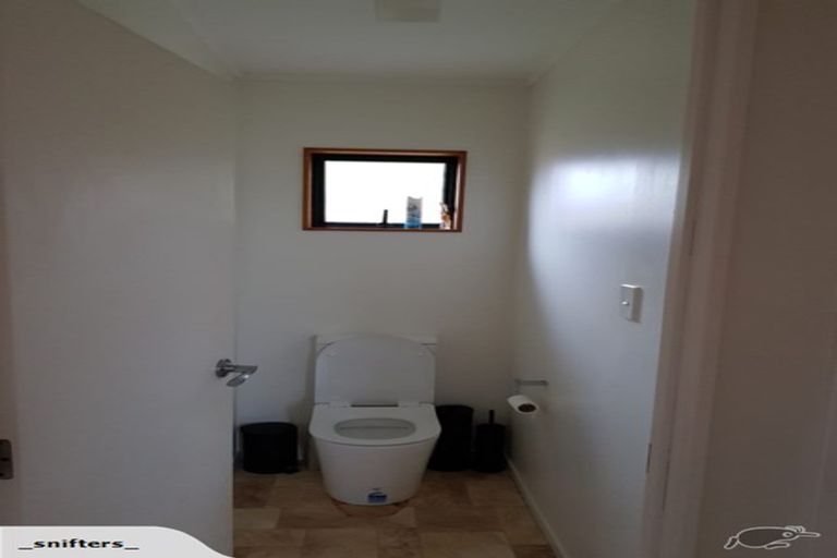 Photo of property in 2/15 Witheford Drive, Bayview, Auckland, 0629