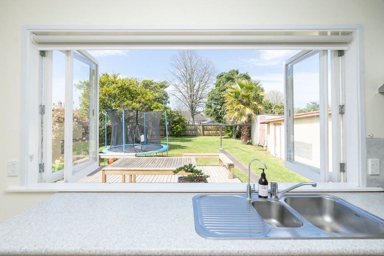 Photo of property in 30 Holland Road, Fairfield, Hamilton, 3214