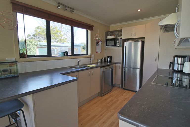 Photo of property in 16 Ashworth Street, Alexandra, 9320