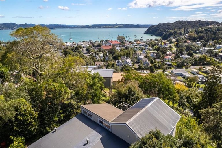 Photo of property in 3 Oneroa Road, Russell, 0202