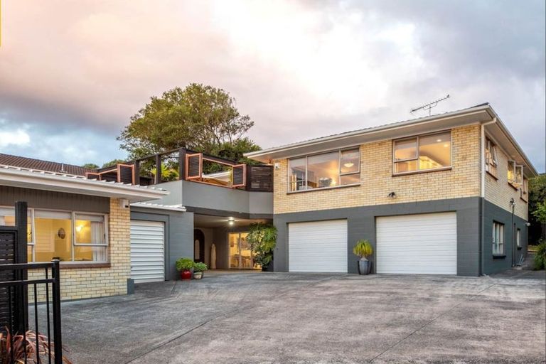 Photo of property in 12 Green Lane East, Pukekohe, 2120