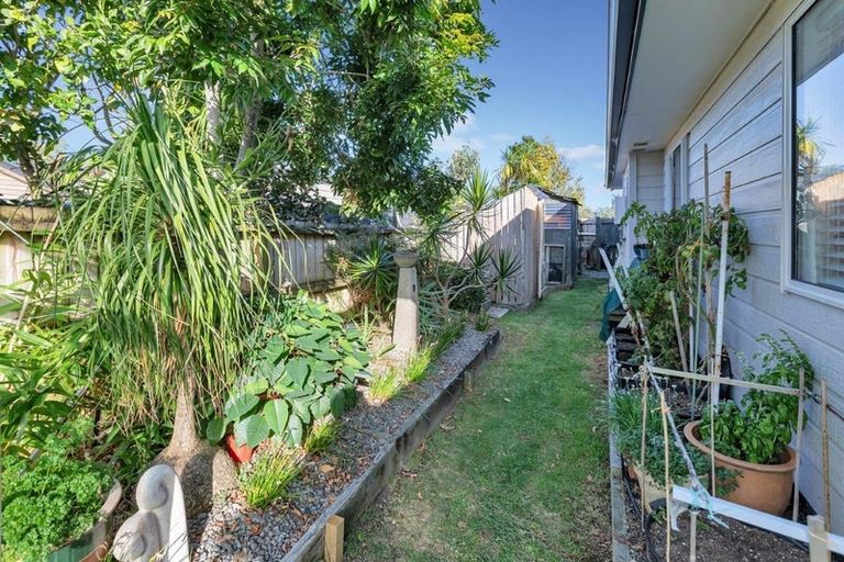 Photo of property in 80 One Tree Point Road, One Tree Point, 0118