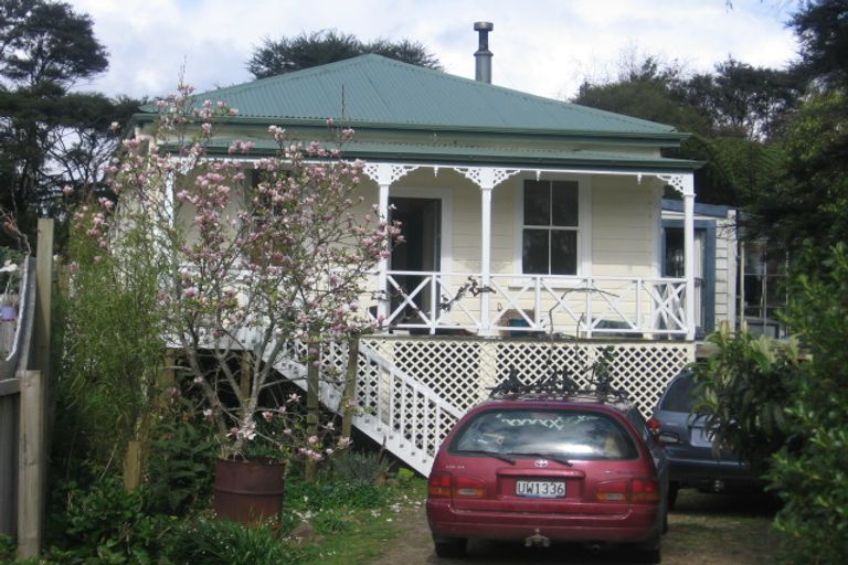 Photo of property in 6 Taurua Place, Coromandel, 3506