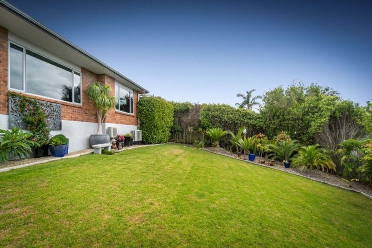 Photo of property in 8 Bayview Park Lane, Orewa, 0931