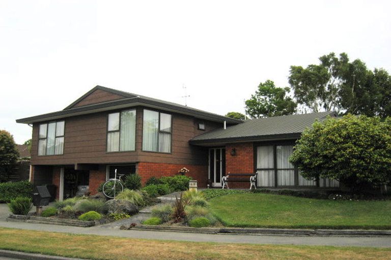 Photo of property in 4 Brigadoon Place, Avonhead, Christchurch, 8042