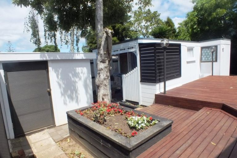 Photo of property in 34 Onewa Road, Northcote Point, Auckland, 0627