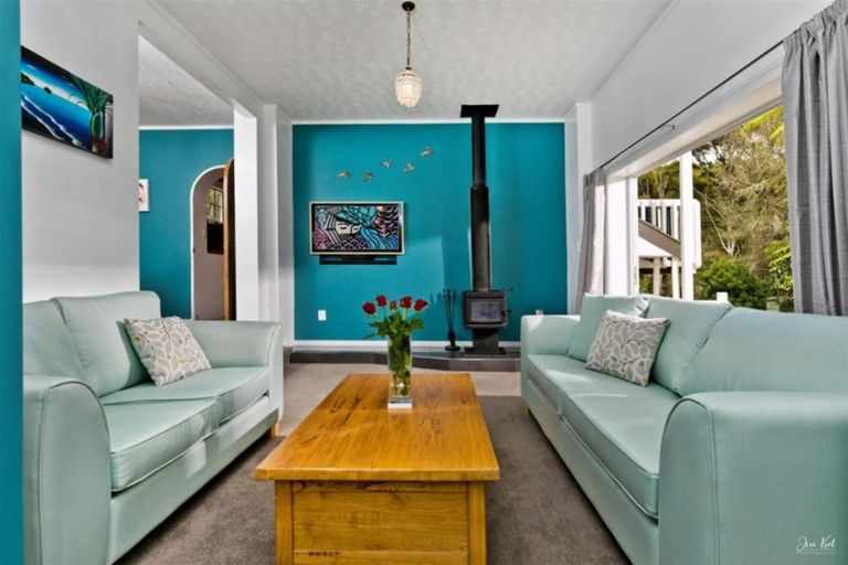 Photo of property in 84 Grassmere Road, Henderson Valley, Auckland, 0612