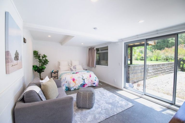 Photo of property in 37 Western Road, Laingholm, Auckland, 0604