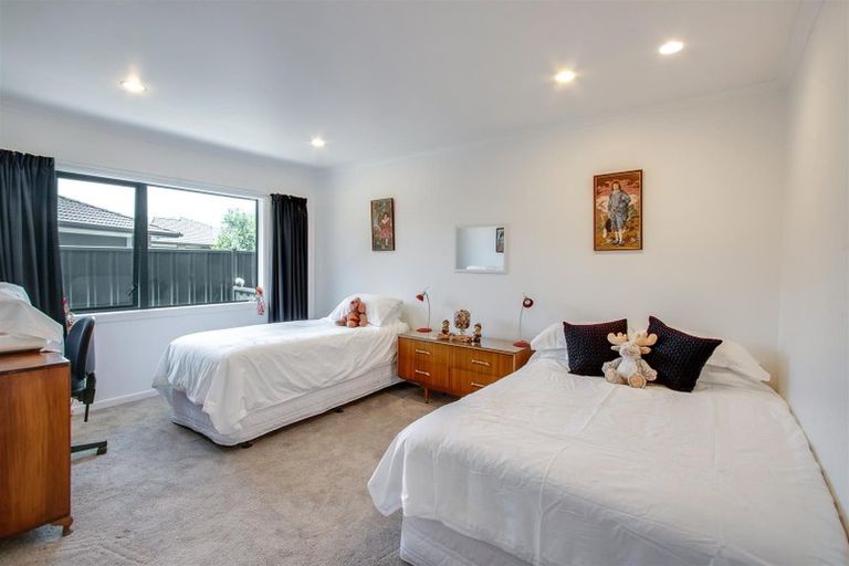 Photo of property in 25 Delta Mews Place, Clive, 4102