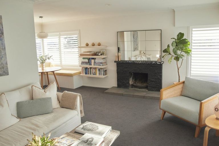 Photo of property in 1/268 Sunset Road, Windsor Park, Auckland, 0632