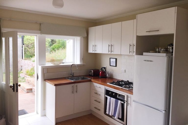 Photo of property in 19 Harbour View Road, Northland, Wellington, 6012