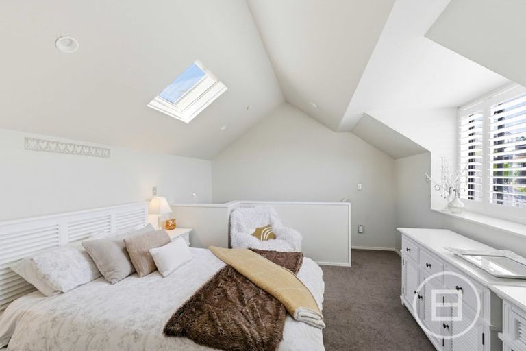 Photo of property in 15 Lookaway Place, Huntsbury, Christchurch, 8022