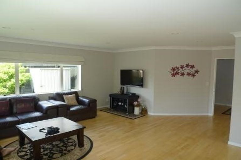 Photo of property in 41 Erlestoke Crescent, Churton Park, Wellington, 6037