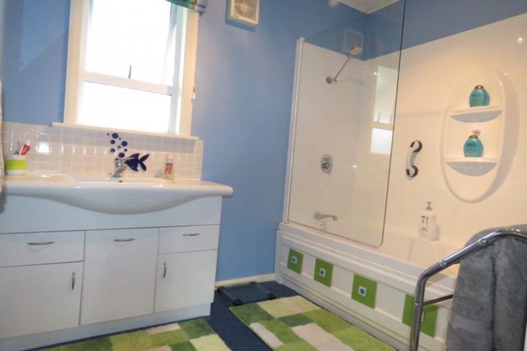 Photo of property in 12 John Street, Levin, 5510