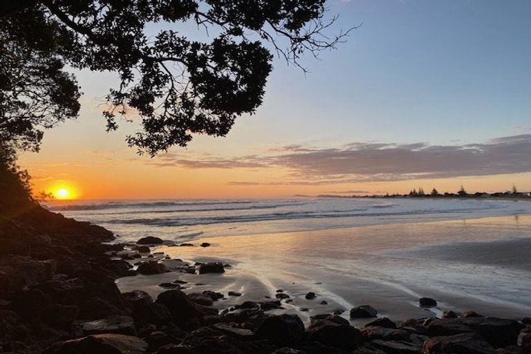 Photo of property in 10b Beach Road, Waihi Beach, 3611