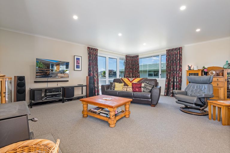 Photo of property in 3 Firth Place, Awapuni, Palmerston North, 4412