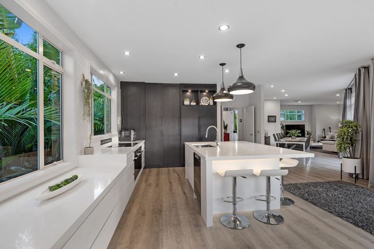 Photo of property in 3/309 Beach Road, Campbells Bay, Auckland, 0630