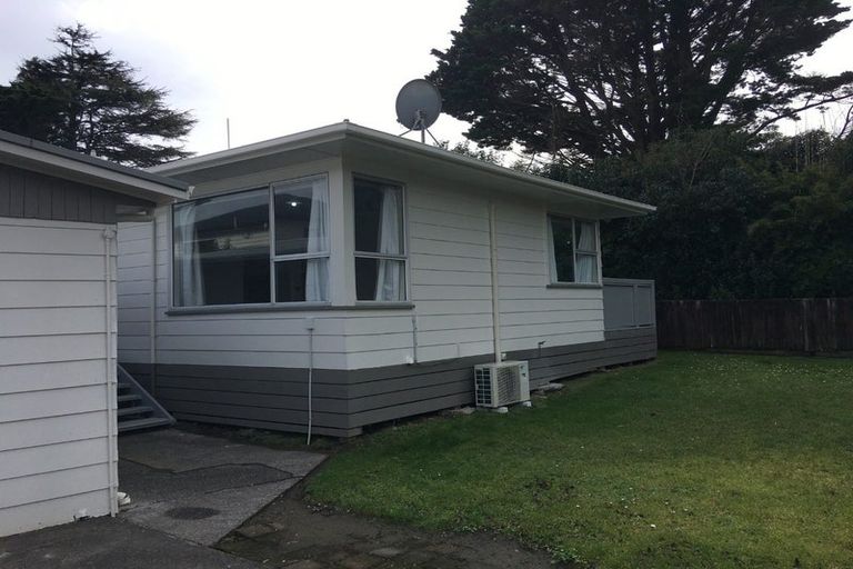 Photo of property in 58 Chilcott Road, Henderson, Auckland, 0612