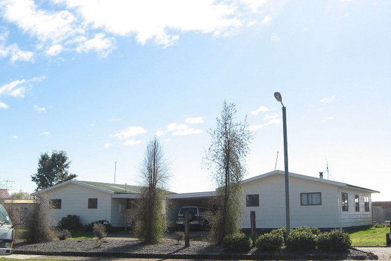 Photo of property in 4 Redwood Drive, Waipukurau, 4200