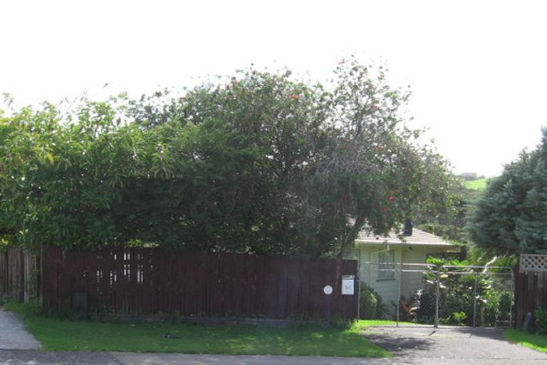 Photo of property in 61 Allington Road, Massey, Auckland, 0614