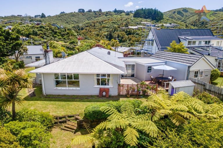 Photo of property in 101 Pomare Road, Tirohanga, Lower Hutt, 5010