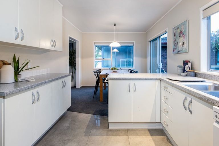 Photo of property in 30 Amante Crescent, Mairangi Bay, Auckland, 0630