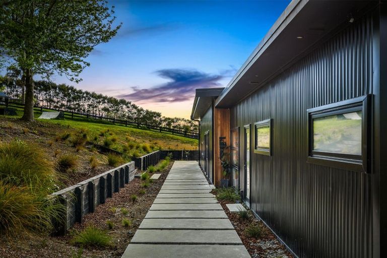 Photo of property in 33 Fernielea Drive, Riverhead, 0793