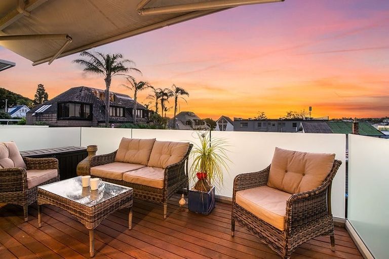 Photo of property in 2f Dodson Avenue, Milford, Auckland, 0620