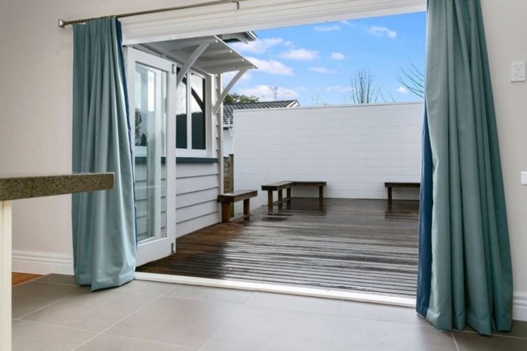 Photo of property in 86 Princes Street, Cambridge, 3434