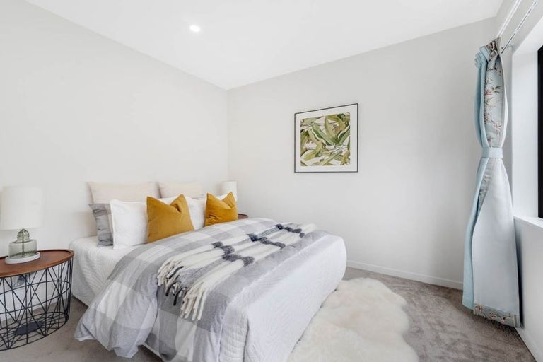 Photo of property in 844c East Coast Road, Oteha, Auckland, 0630