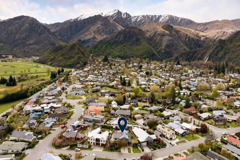 Photo of property in 19 Bracken Street, Arrowtown, 9302