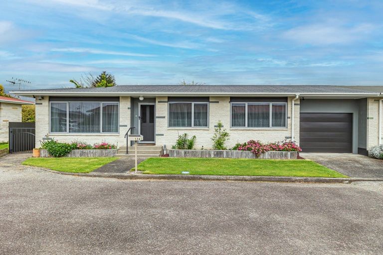 Photo of property in 14a Cambridge Street, Levin, 5510