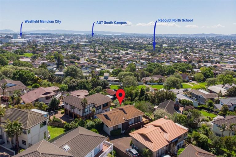 Photo of property in 2/27 Santa Monica Place, Goodwood Heights, Auckland, 2105