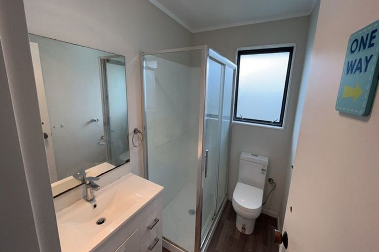 Photo of property in 1/77 Redcrest Avenue, Red Hill, Papakura, 2110