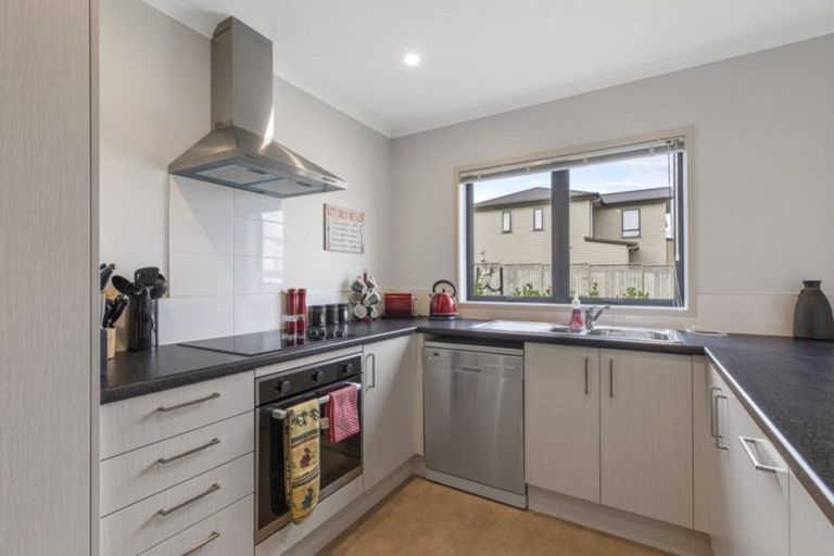 Photo of property in 10 Taiaapure Street, Weymouth, Auckland, 2103