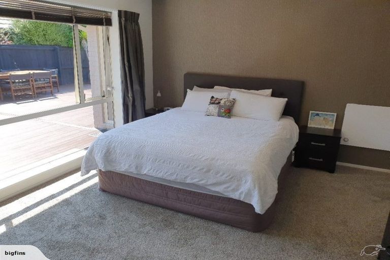 Photo of property in 76 Blue Gum Place, New Brighton, Christchurch, 8083