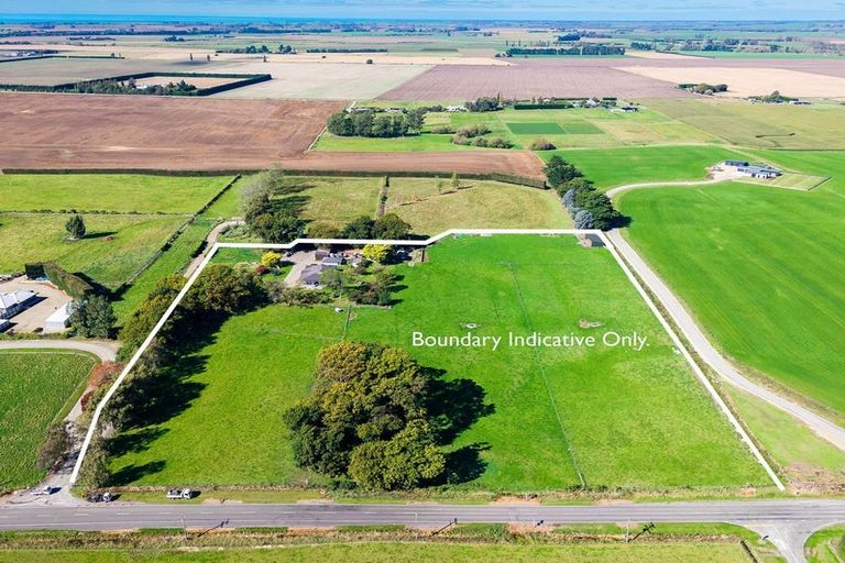 Photo of property in 302 Timaru Road, Waimate, 7978