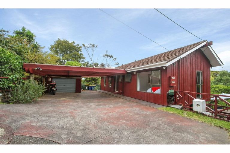 Photo of property in 74 Roberts Road, Glenfield, Auckland, 0629