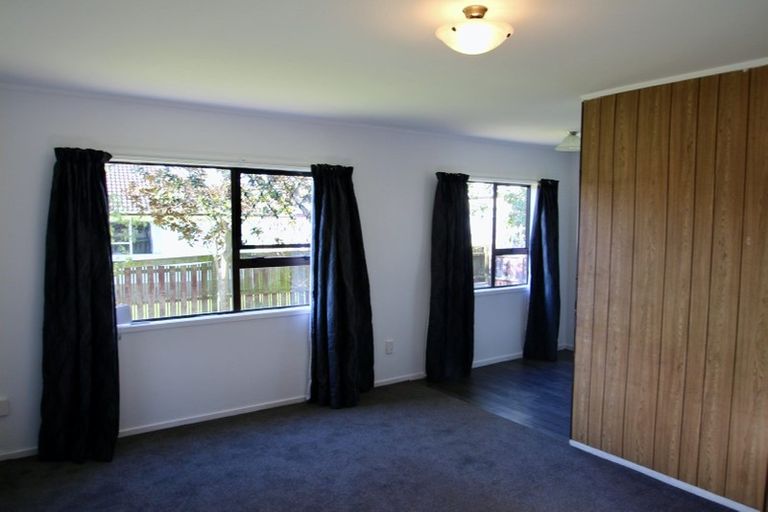 Photo of property in 2/12 Tamworth Close, Manurewa, Auckland, 2102