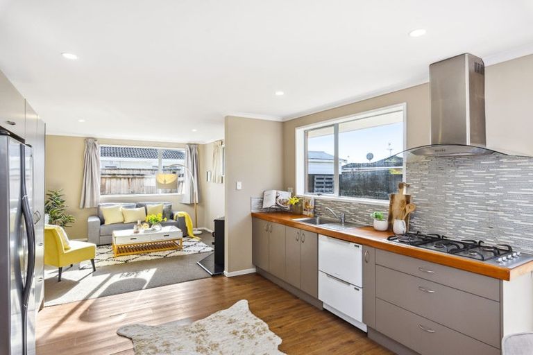 Photo of property in 37 Kapanui Road, Waikanae, 5036