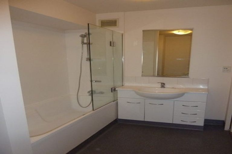 Photo of property in Luxford Villas, 314/72 Herald Street, Berhampore, Wellington, 6023