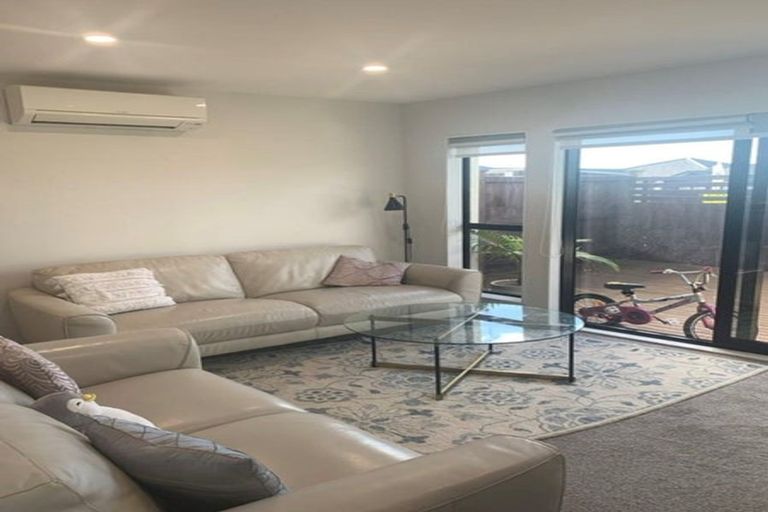 Photo of property in 10 Bliss Court, Takanini, 2110