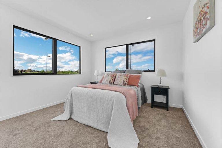 Photo of property in 61 Maungakaraka Road, Karaka, 2580
