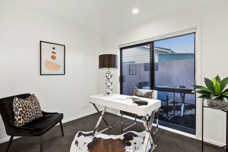 Photo of property in 7a Gambare Place, Wattle Downs, Auckland, 2103