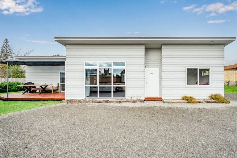 Photo of property in 5 Sharda Grove, Paraparaumu Beach, Paraparaumu, 5032