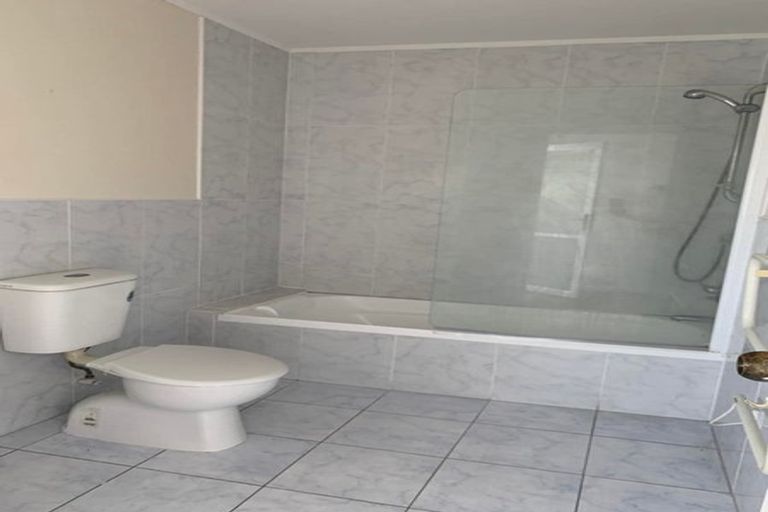 Photo of property in 44 Larne Avenue, Pakuranga Heights, Auckland, 2010